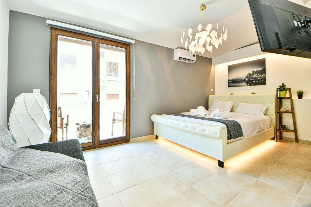 Flowers Of Athens, Boutique Aparthotel With 6-Apartments In Central Athens Exterior photo