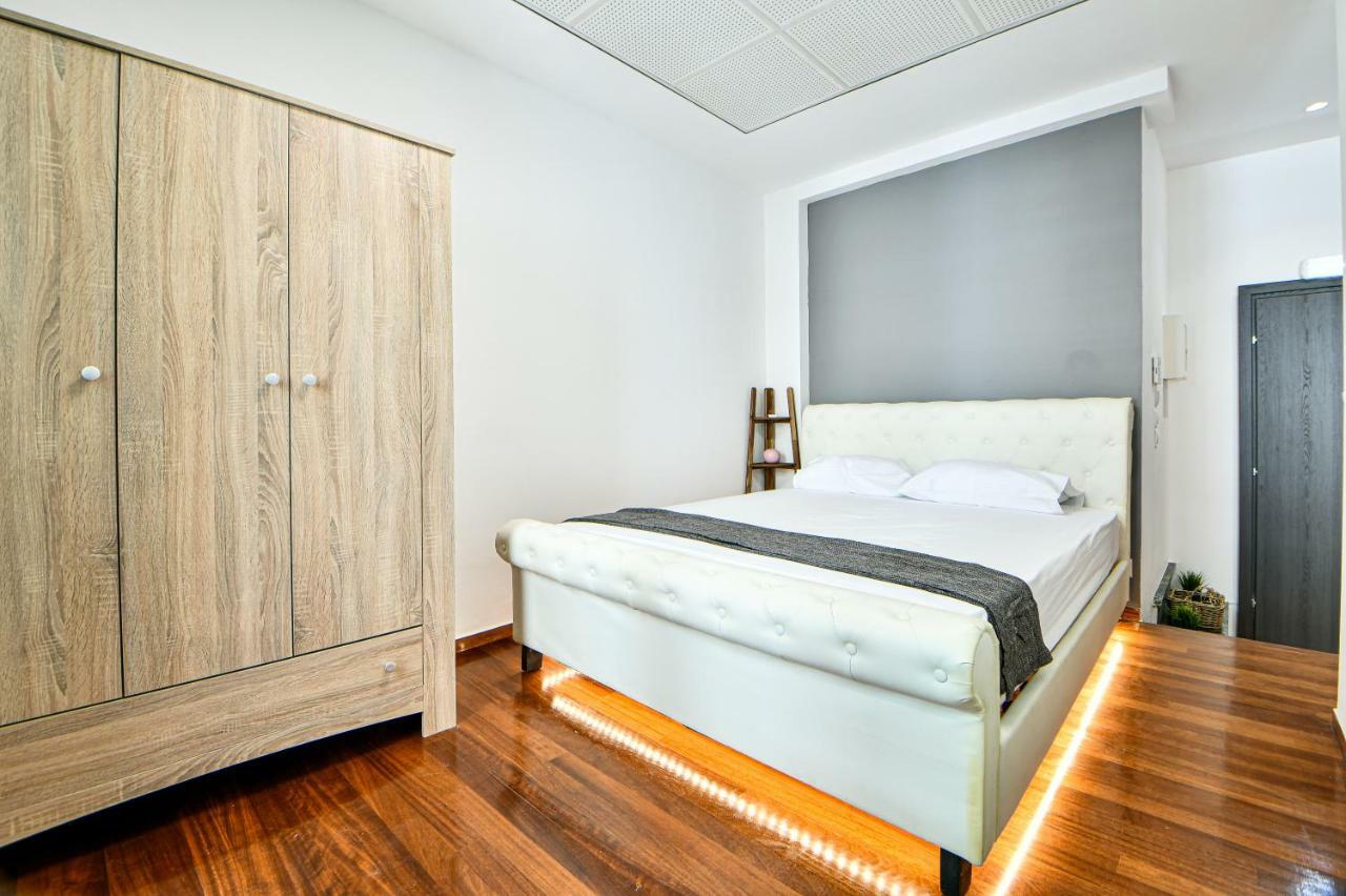 Flowers Of Athens, Boutique Aparthotel With 6-Apartments In Central Athens Exterior photo